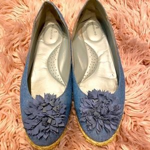 Bandolino denim blue espadrilles